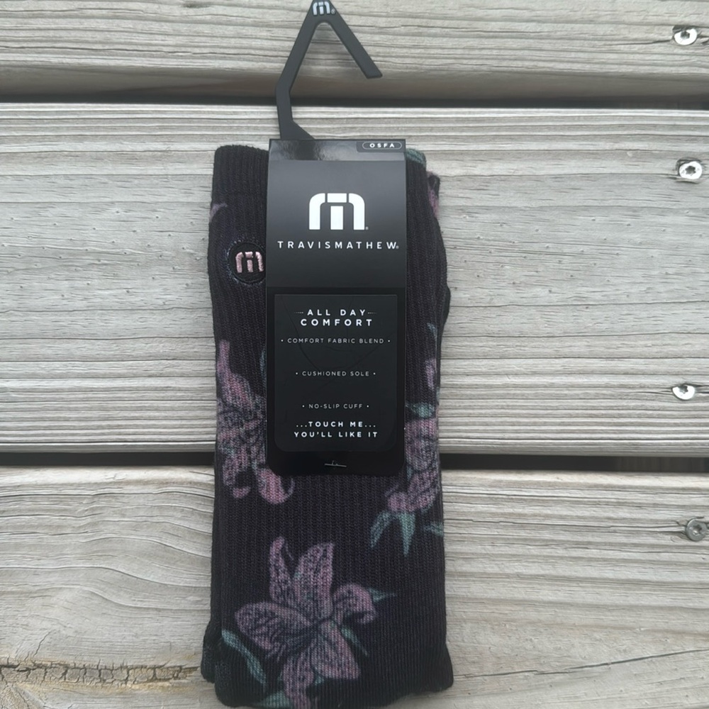 Travis Mathew crew socks
